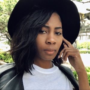 Meet your Posher, Danita